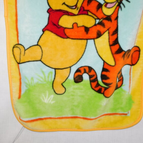 VTG Disney Winnie the Pooh Tigger Hugging Dancing 30" x 42" Plush Fleece Blanket - Picture 4 of 5